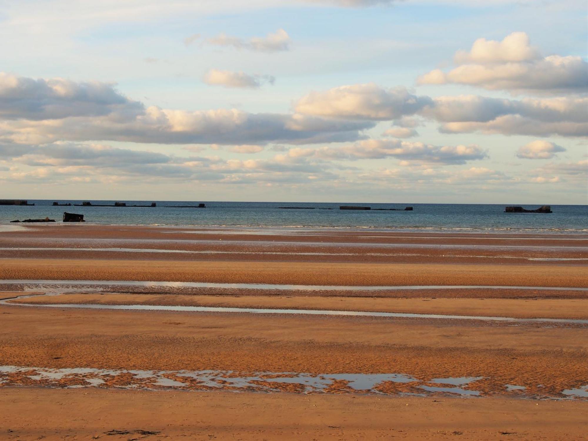 Gites "Bord De Mer" Pmr Ou "Arromanches" 2 Chambres En Front De Mer A Asnelles , 3Km D'Arromanches, 10Km De Bayeux Saint-Côme-de-Fresné Esterno foto