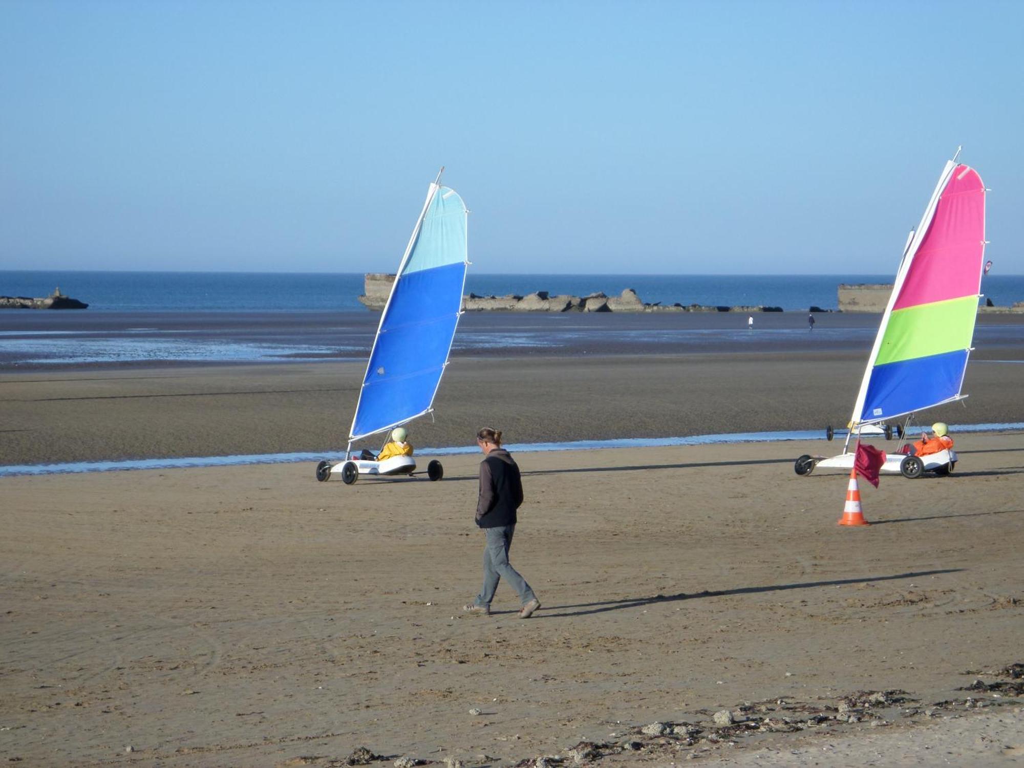 Gites "Bord De Mer" Pmr Ou "Arromanches" 2 Chambres En Front De Mer A Asnelles , 3Km D'Arromanches, 10Km De Bayeux Saint-Côme-de-Fresné Esterno foto